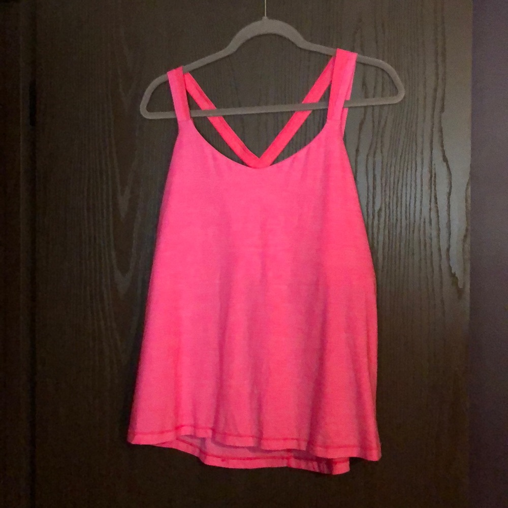 Women’s athletic top